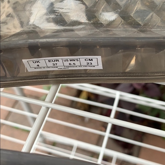 BNWT FENTY PUMA RUBBER SLIDES 6.5 black 🥊🖤🔥💯 - Picture 3 of 3